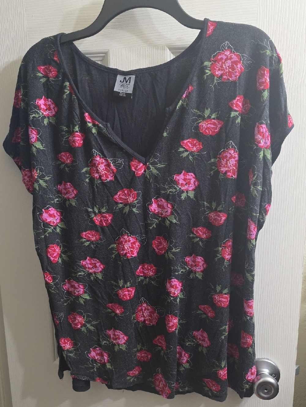 jonathan martin Black V-Neck Short Sleeve Top with Pink Rose Print Size 3X